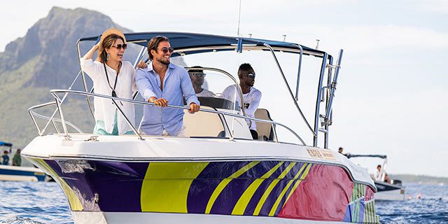 Private 2 hour le morne tour by speedboat (3)